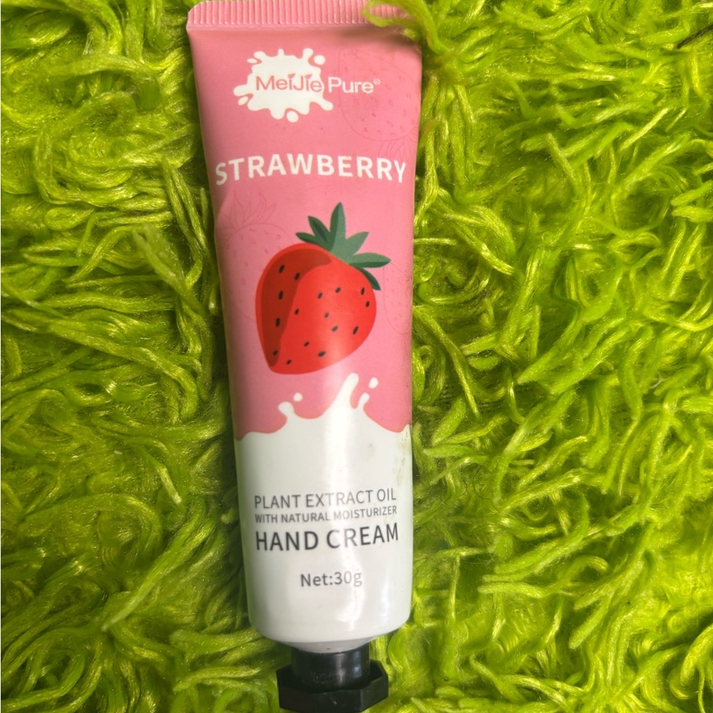 Bath & Body Works Strawberry Hand Cream - Pink